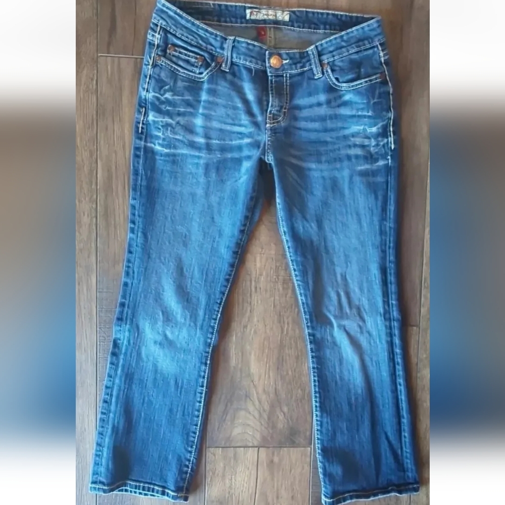 BKE Sabrina Stretch Womens Denim Blue Jeans Size 30 x 25 Capri Dark Wash Buckle.